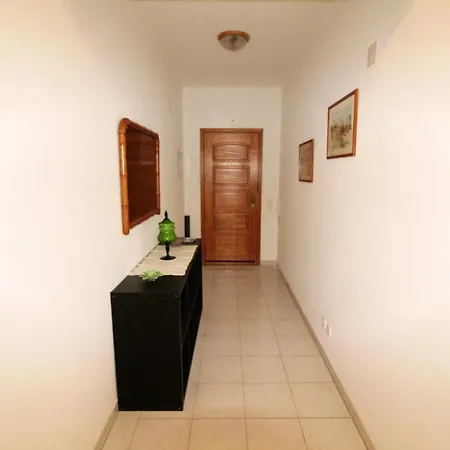 Spacious In - 100 M² With Terrace Apartment Portimao