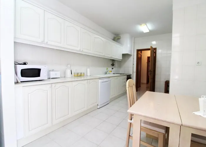 Spacious Apartment In Portimao - 100 M² With Terrace Apartment *